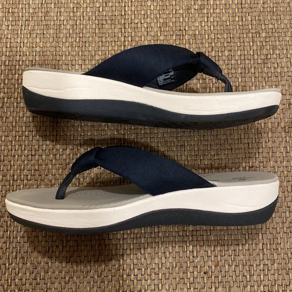 Cloudsteppers by Clarks Navy Sandals Size 9 EUC - Picture 6 of 8